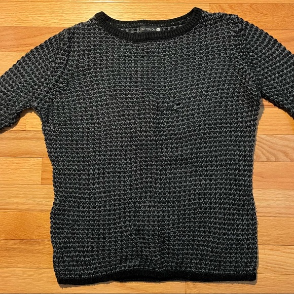 🖤 black holey sweater 🖤 - Picture 2 of 4